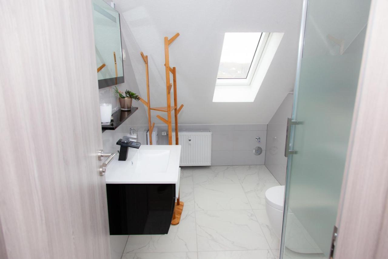 T&K Apartments Near Messe Fair Trade Duesseldorf Und Airport 3A ดุยส์บูร์ก ภายนอก รูปภาพ