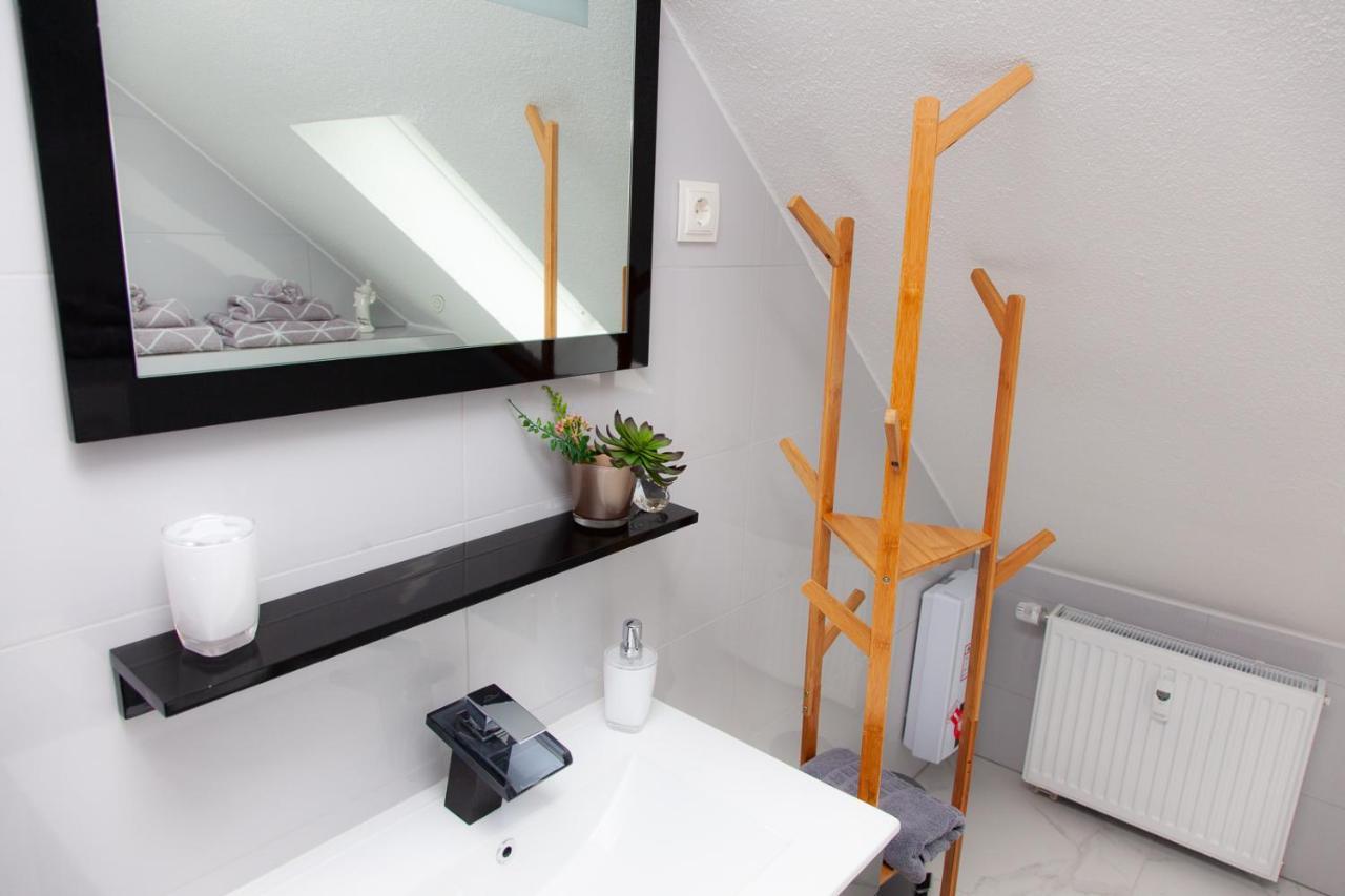 T&K Apartments Near Messe Fair Trade Duesseldorf Und Airport 3A ดุยส์บูร์ก ภายนอก รูปภาพ